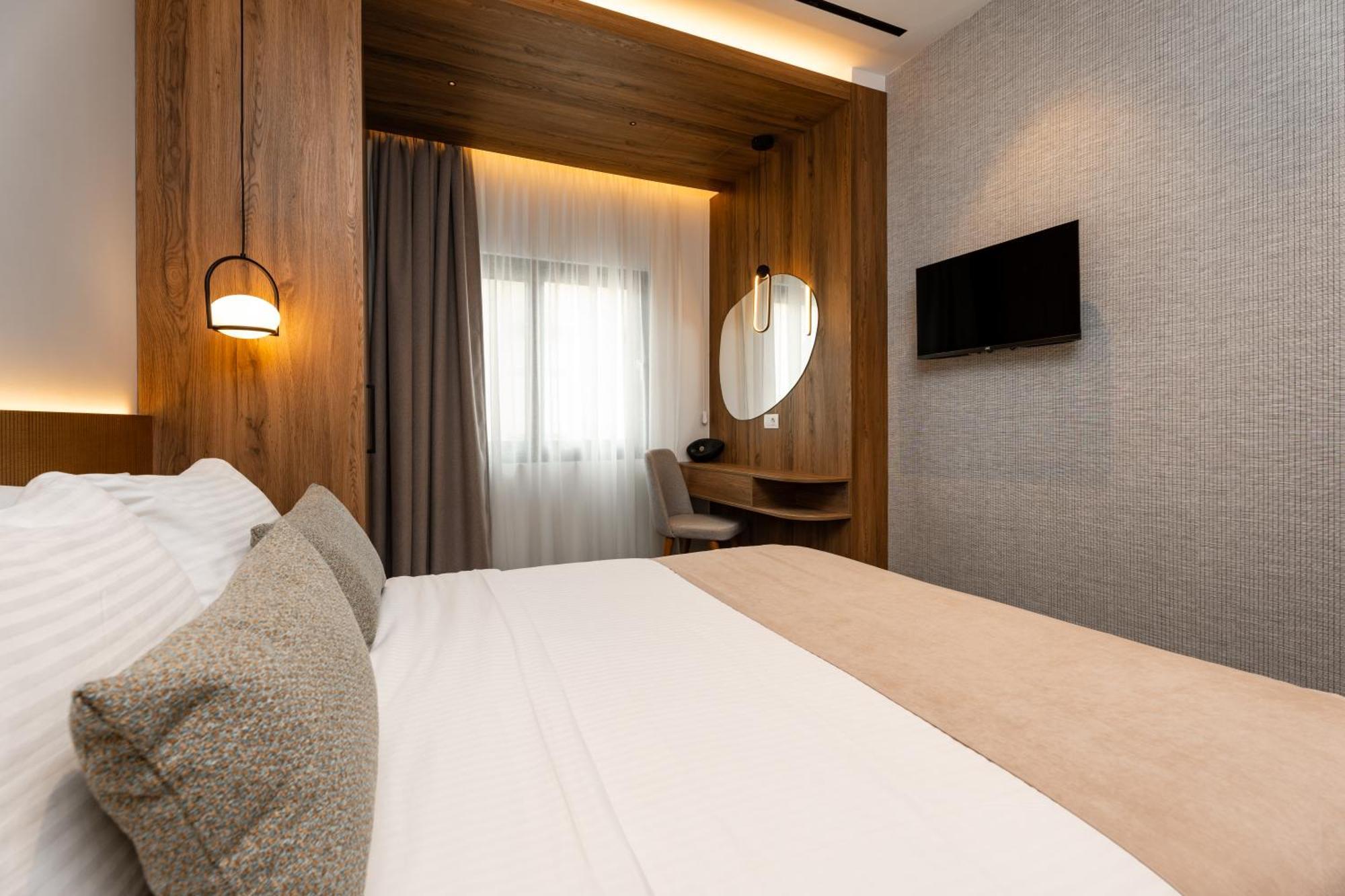 Omikron Luxury Residences Heraklion  ภายนอก รูปภาพ