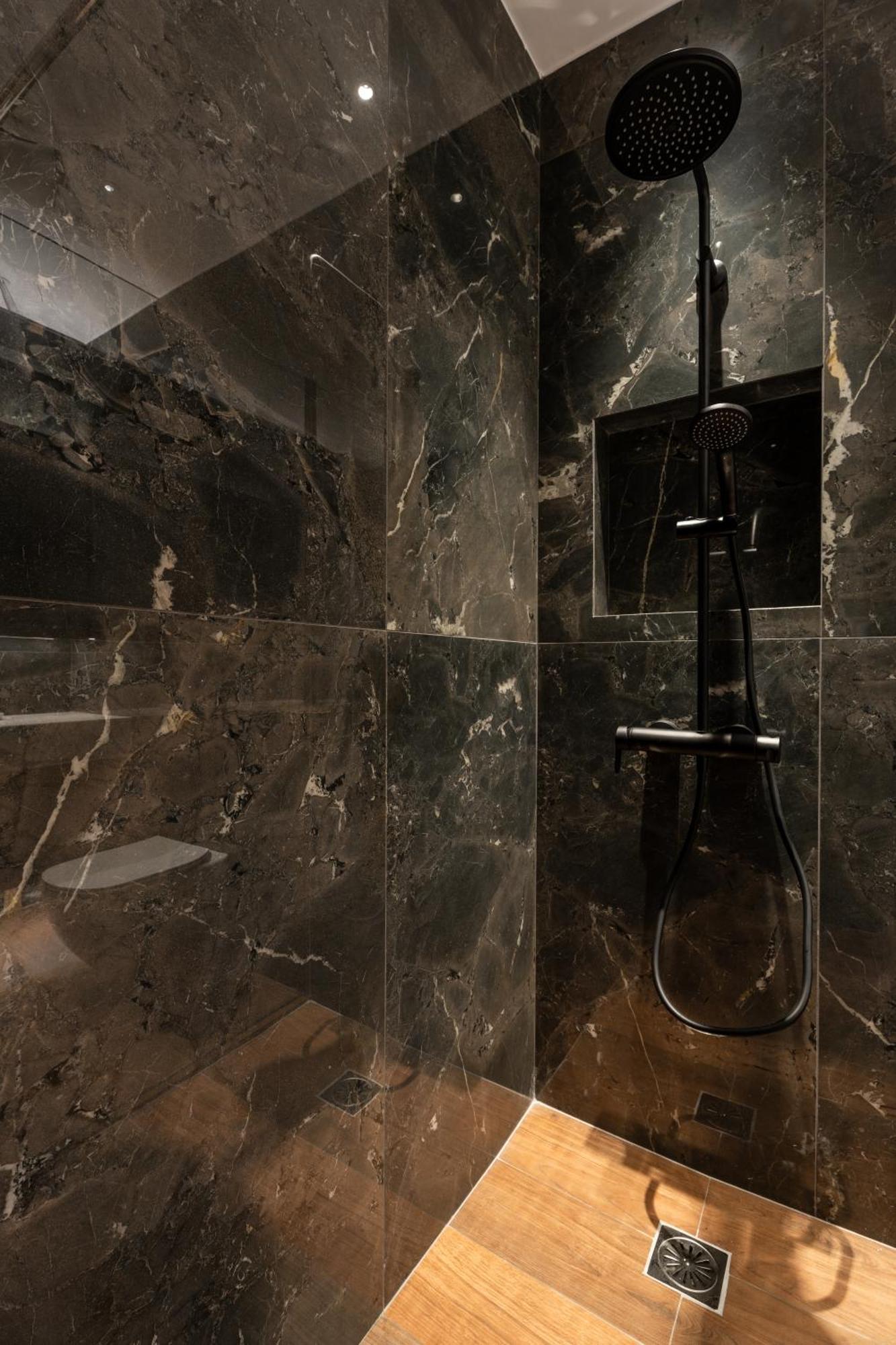 Omikron Luxury Residences Heraklion  ภายนอก รูปภาพ